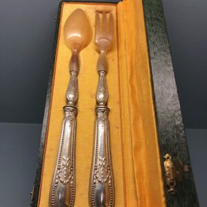 Cubiertos de servir franceses